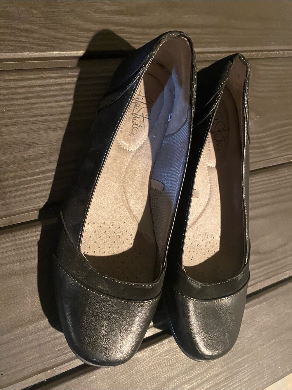 Life Stride Black Leather Slip-On Ballet Flats
